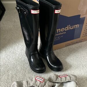 Hunter Women's Original Tall Gloss Rain Boots & Fleece Boot Socks - Size 6